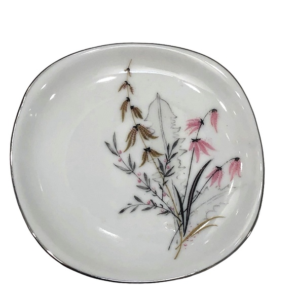 VINTAGE SCHWARZENHAMMER BAVERIA GERMANY FLORAL PLATES - SET OF 2 - Picture 6 of 15